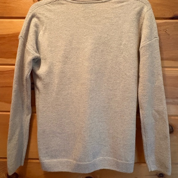 Cashmere V-Neck Sweater Soft Knit Relaxed Fit with front pockets. - Picture 6 of 9